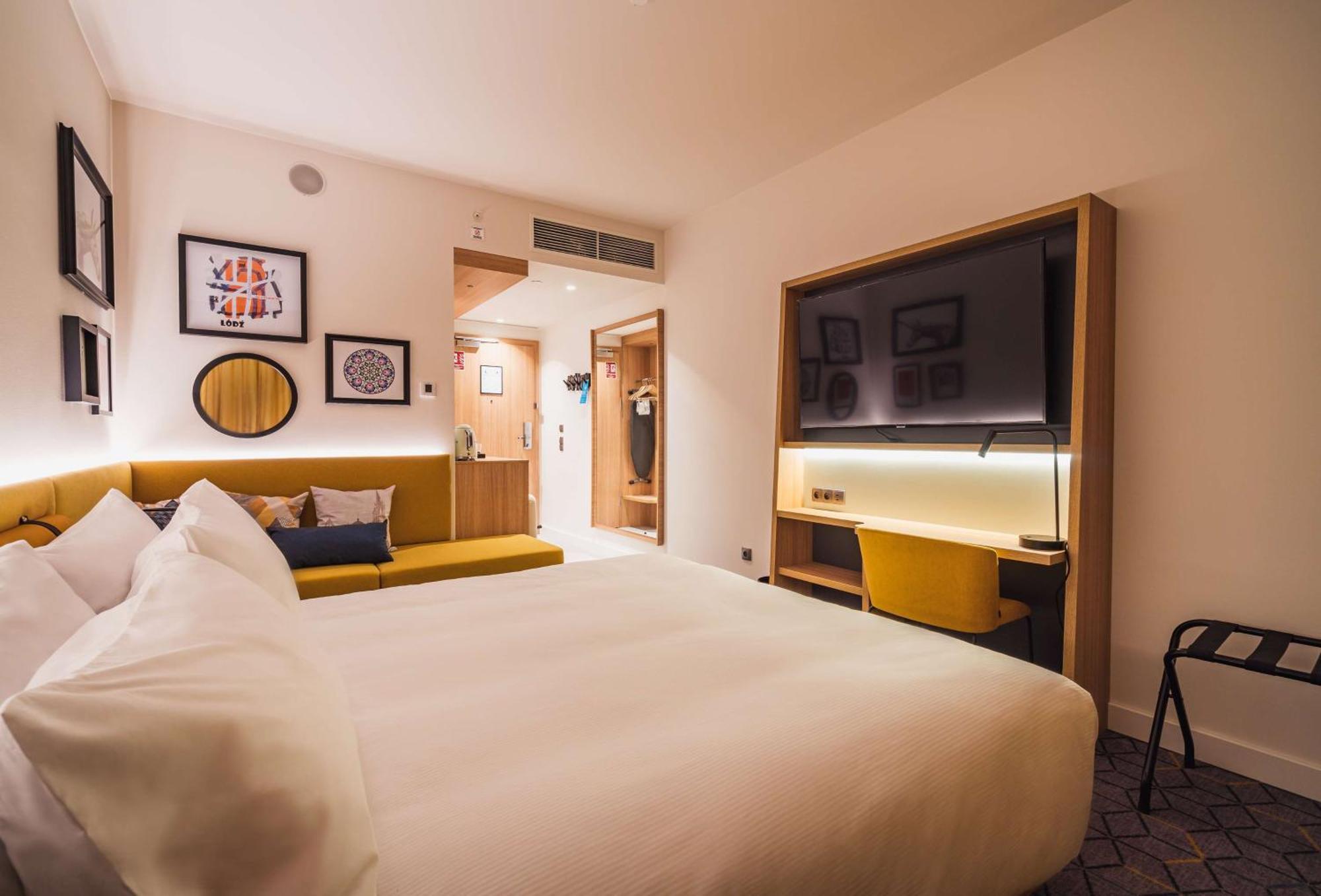 Hampton By Hilton Lodz City Center Extérieur photo