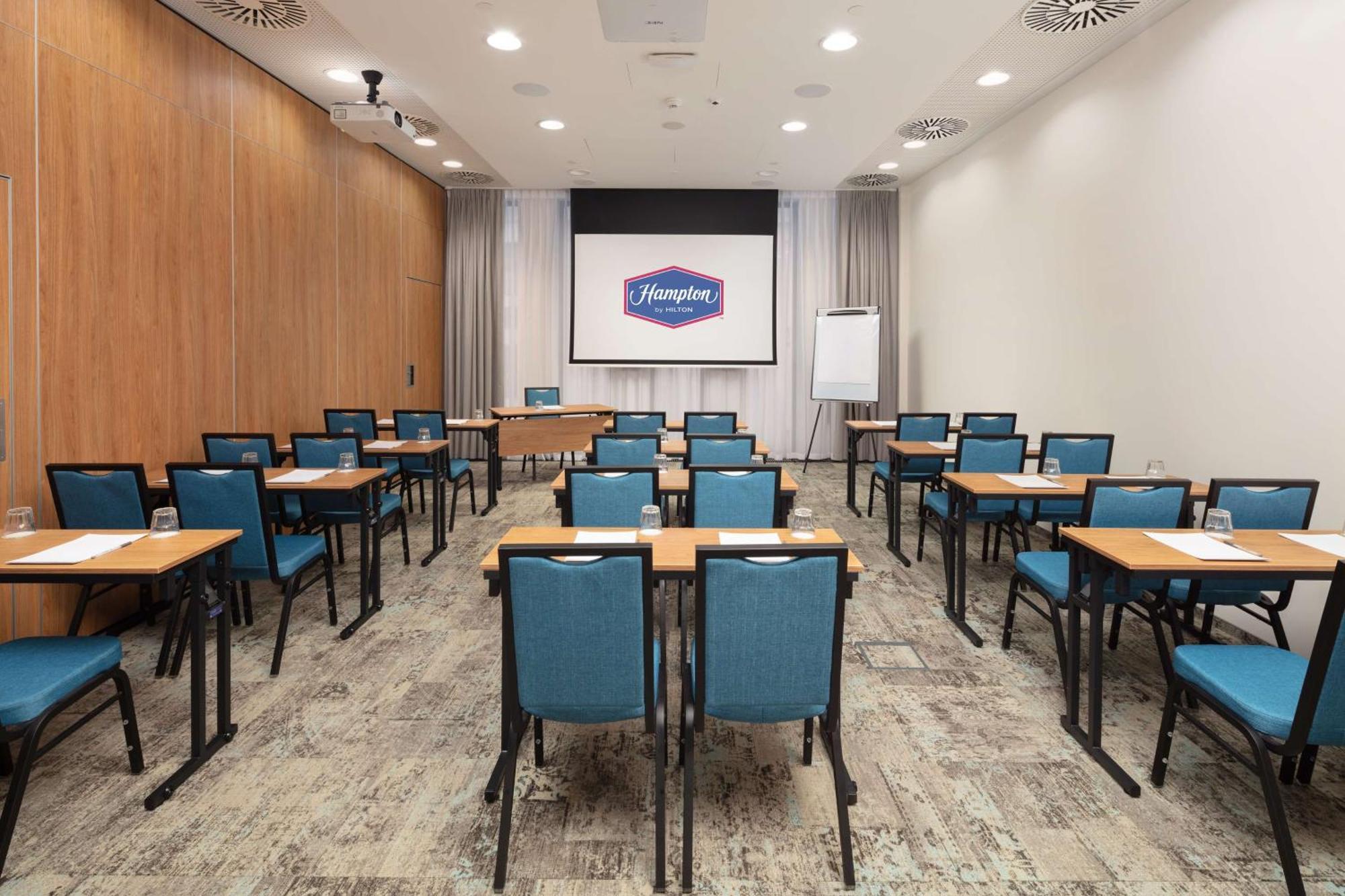 Hampton By Hilton Lodz City Center Extérieur photo