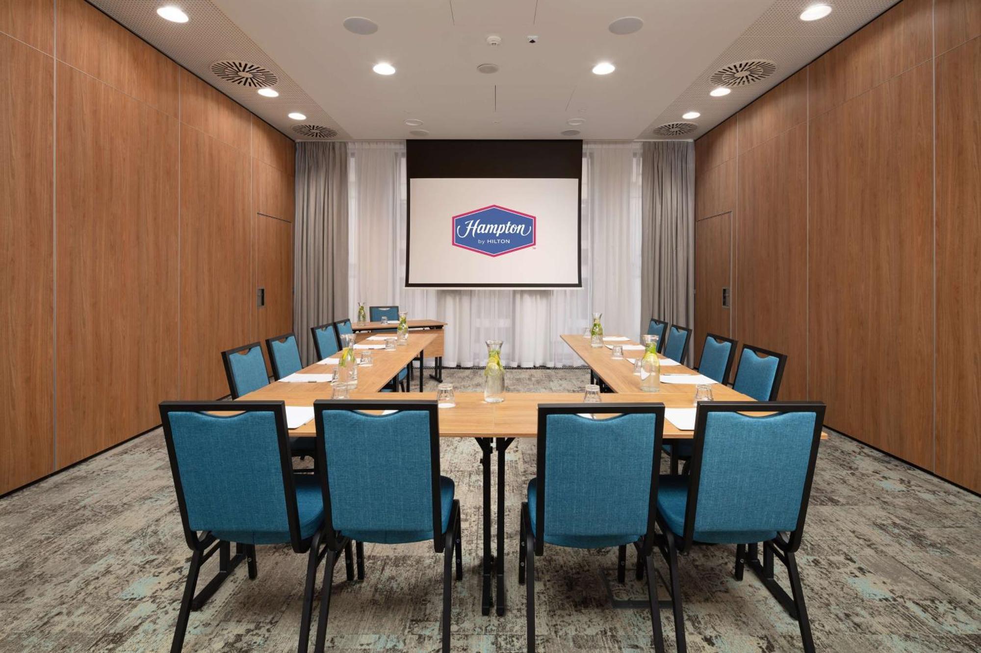 Hampton By Hilton Lodz City Center Extérieur photo